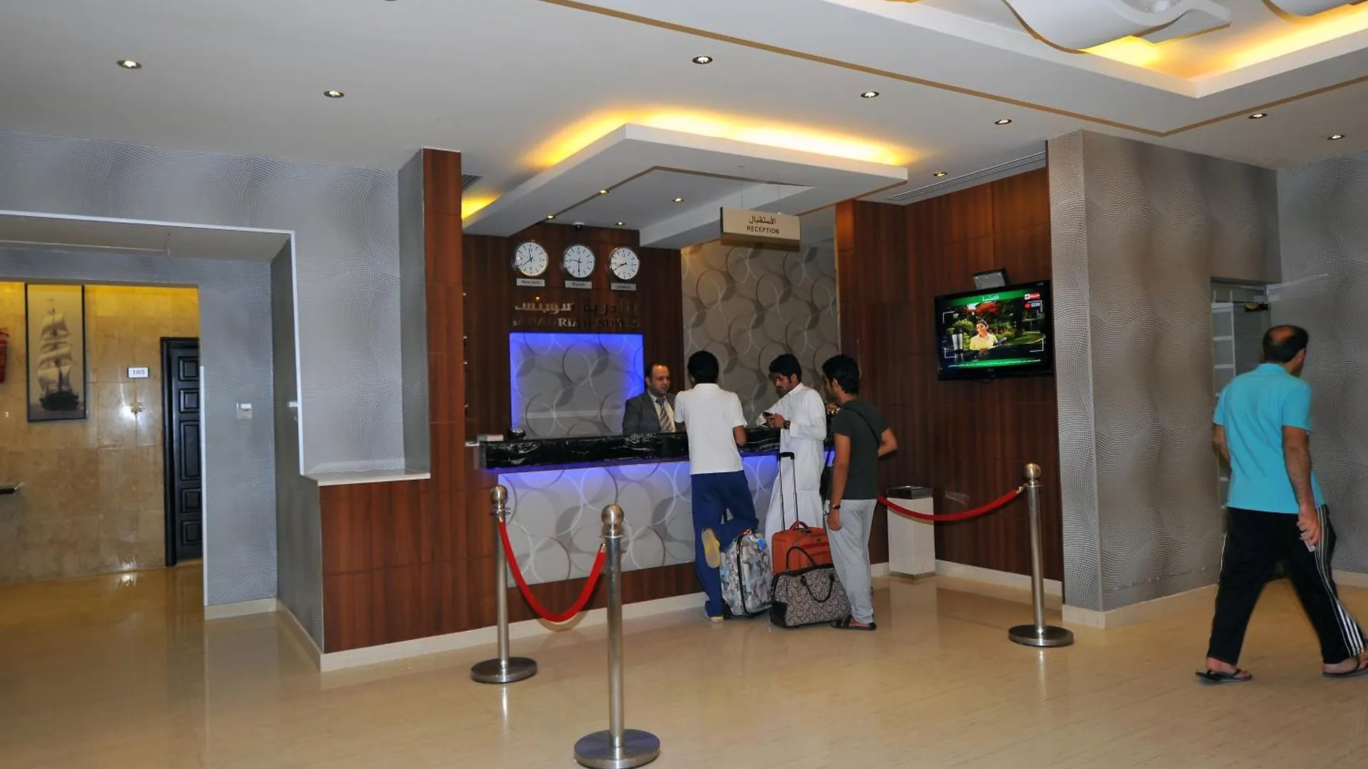 Al Janaderia Suites 7 Riad