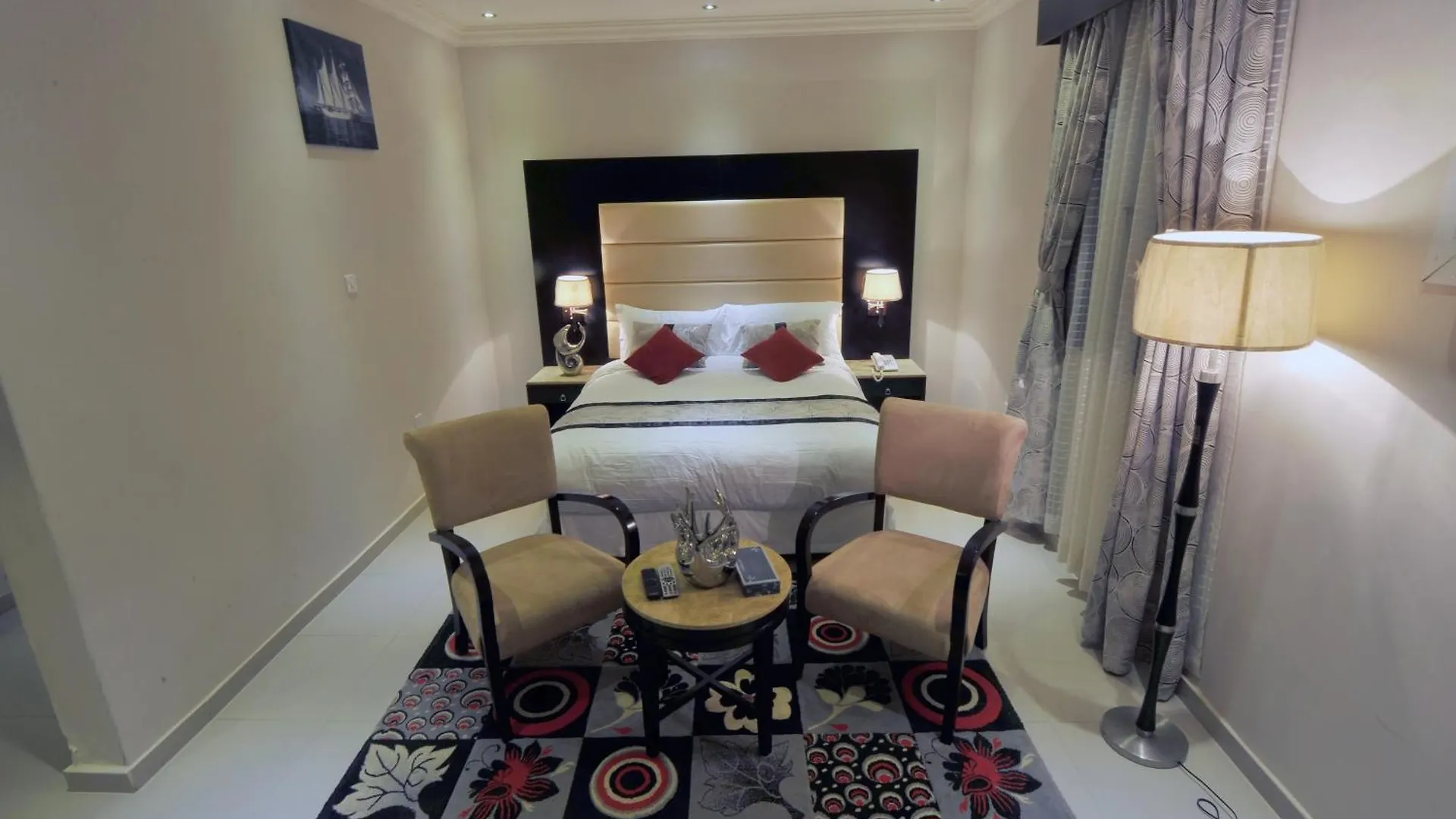 *** Apartahotel Al Janaderia Suites 7 Riad Arabia Saudí