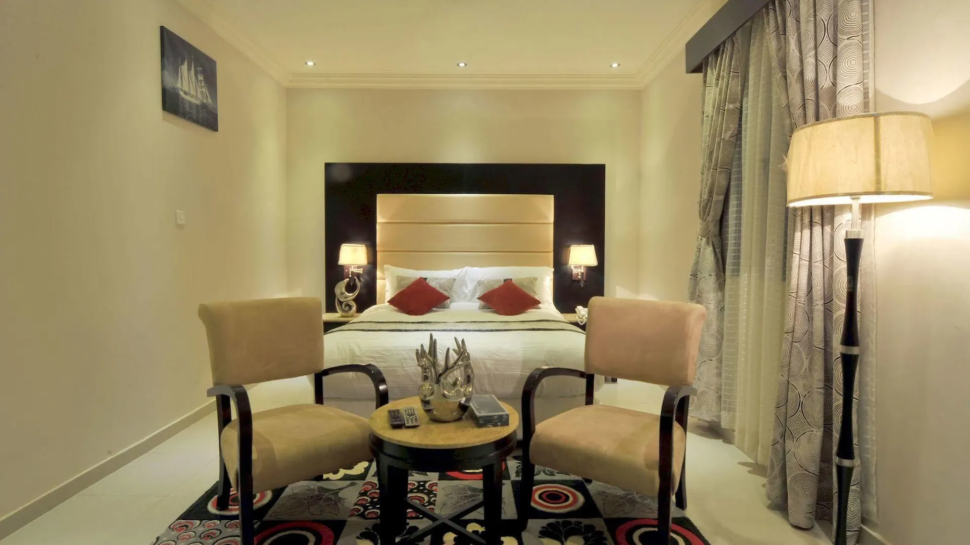 Apartahotel Al Janaderia Suites 7 Riad